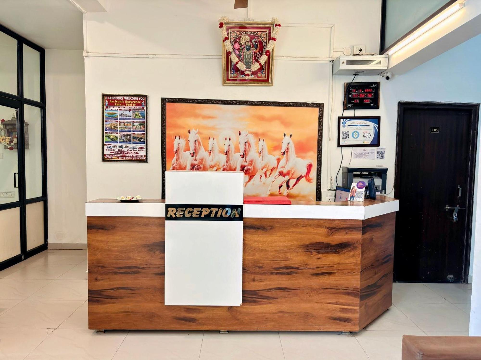 Hotel Sunrise Inn Kota  Bagian luar foto