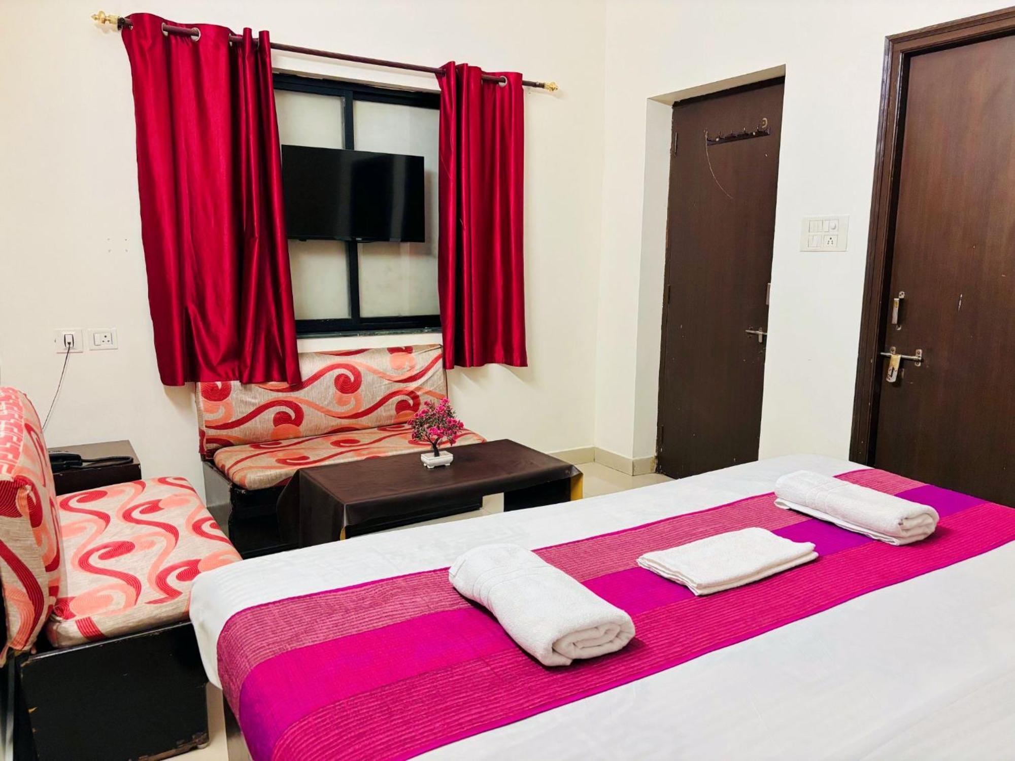 Hotel Sunrise Inn Kota  Bagian luar foto