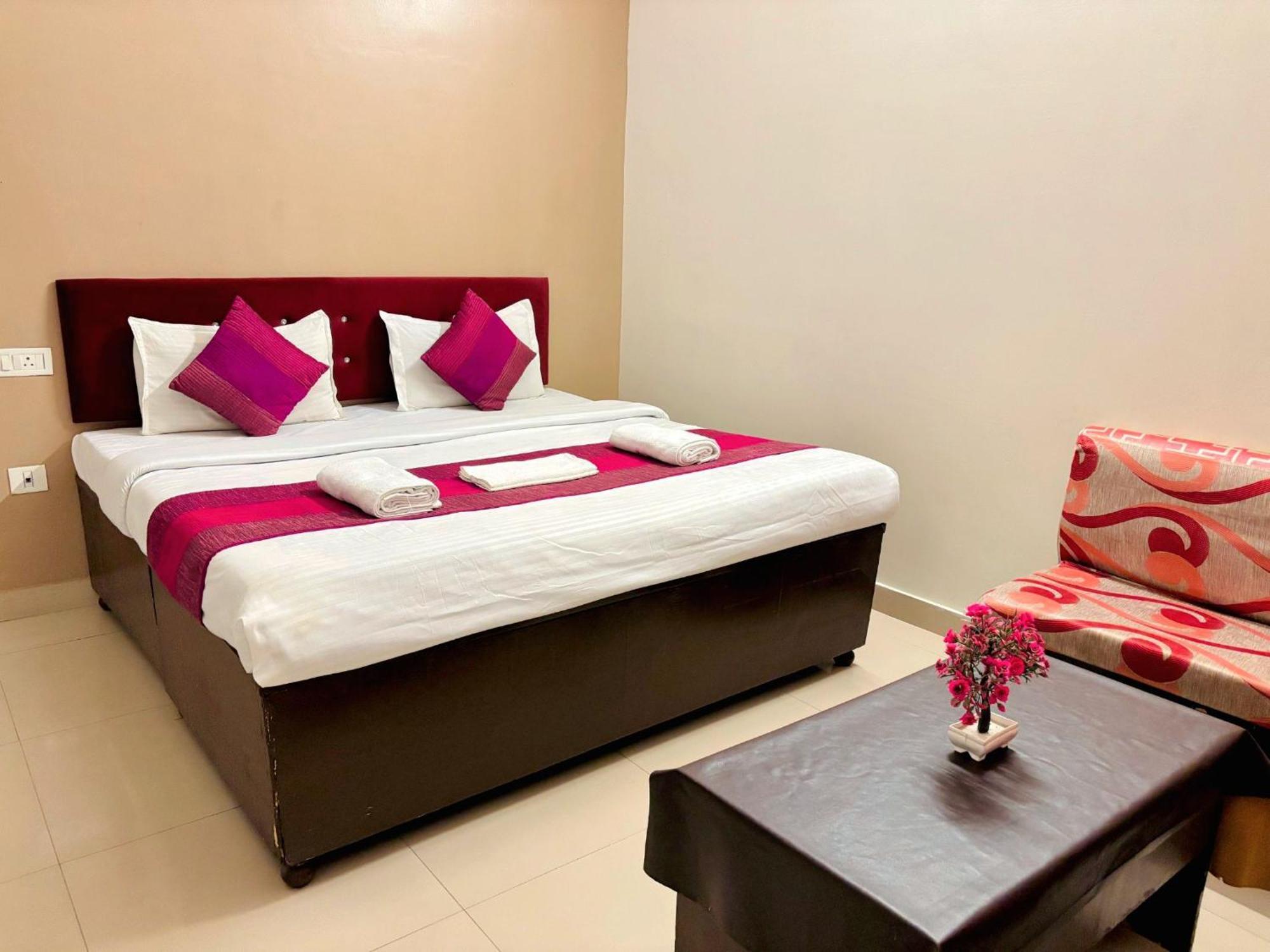Hotel Sunrise Inn Kota  Bagian luar foto