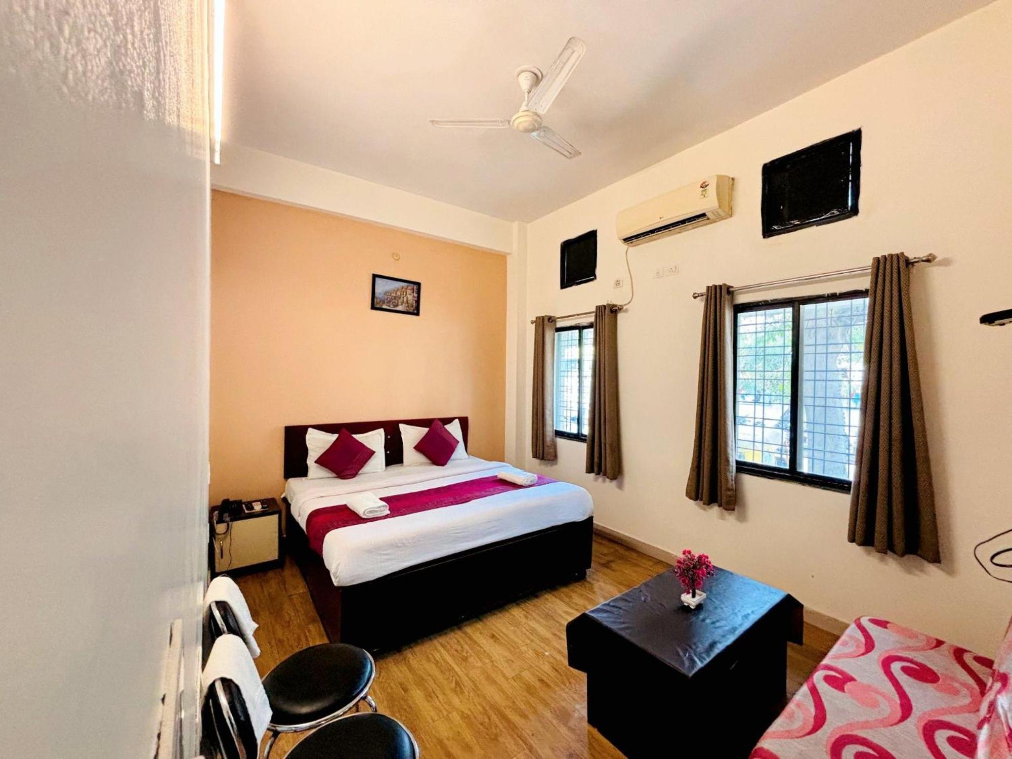 Hotel Sunrise Inn Kota  Bagian luar foto